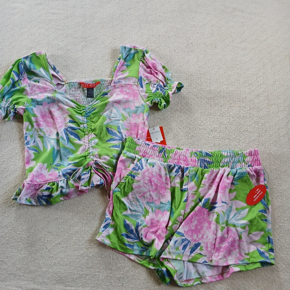 LAST CHANCE! hot kiss ♡ 2 piece matching floral set